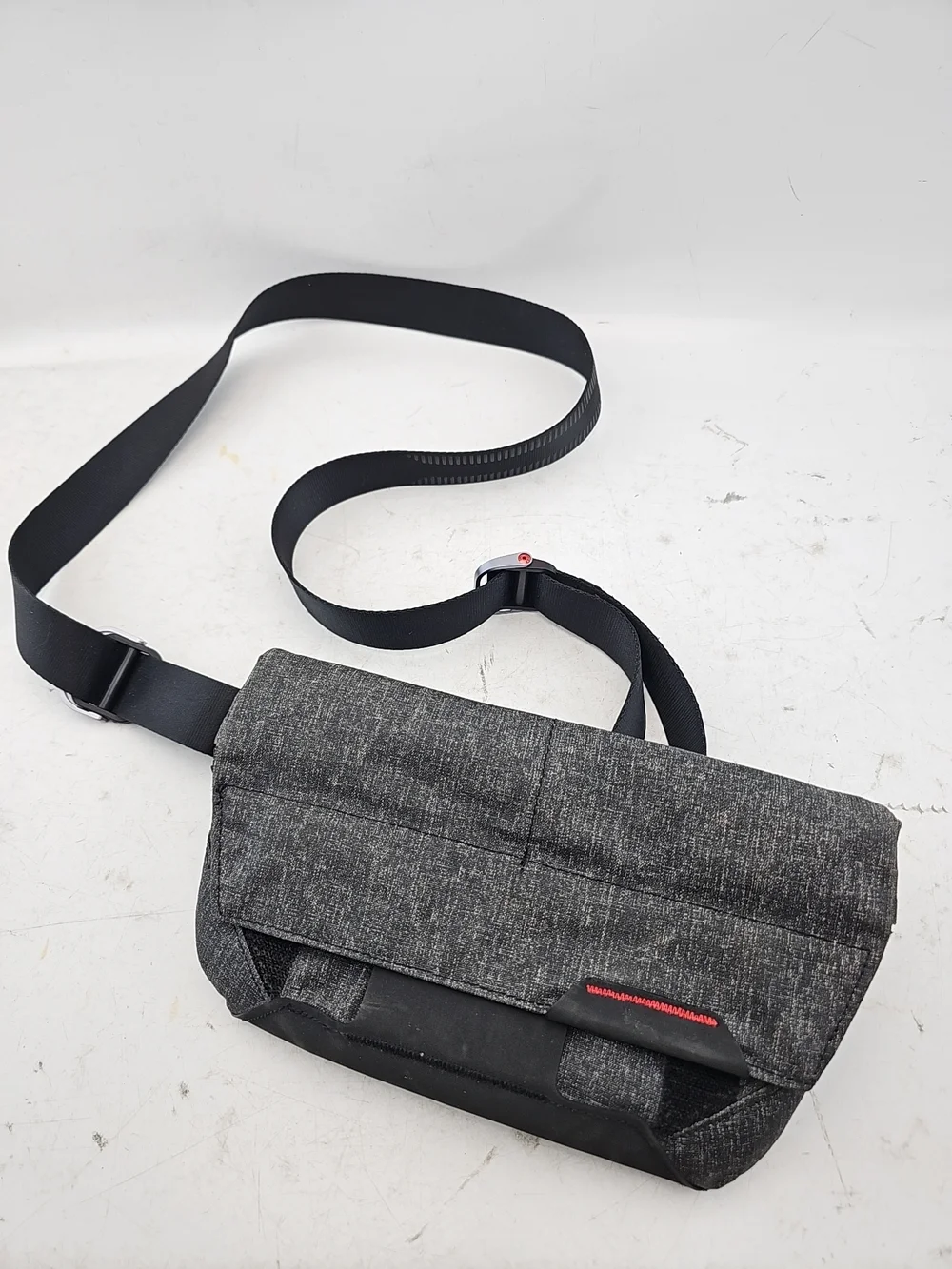Peak Design Everyday Sling Bag